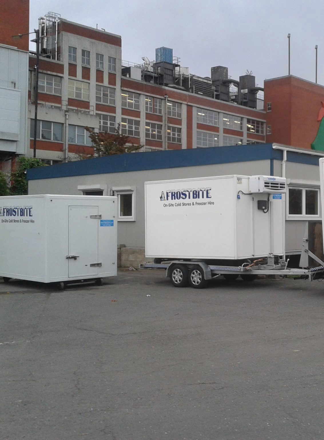 Frostbite Refrigeration expert discussing trailer specifications with a client